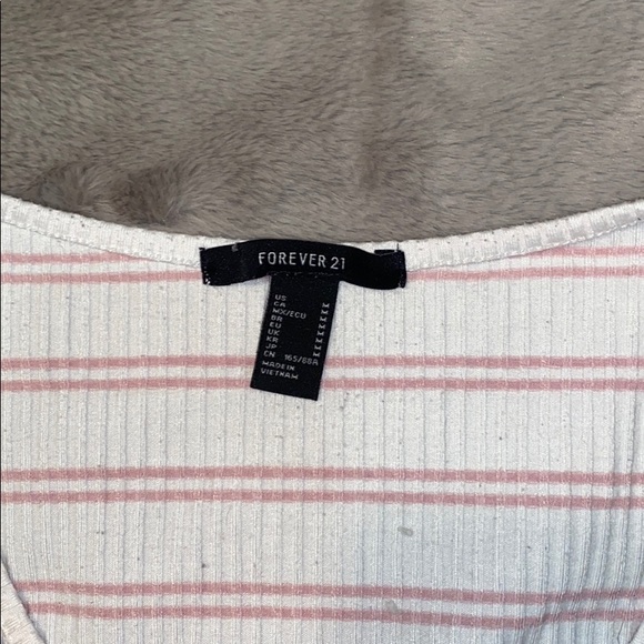 Forever 21 Crop top - Picture 2 of 3